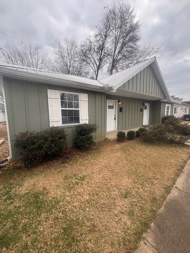 Photo - 408 S 3rd St