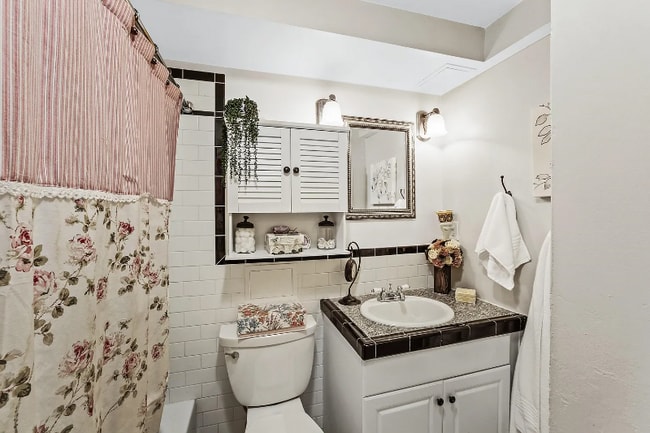 Photo - 1109 S Walnut St Unit Apt 5