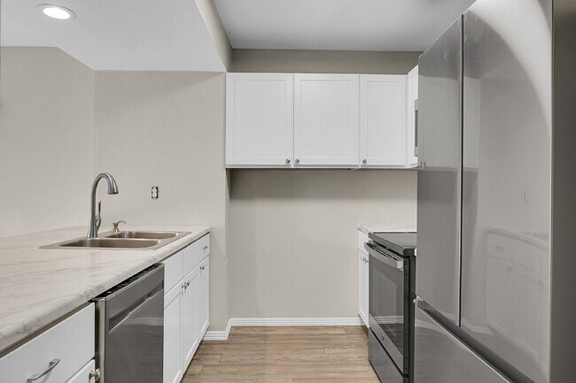 Photo - $1,745.95 - 2 Bed, 2 Bath Townhome in CO Springs with In Unit Laundry and Attached Garage!