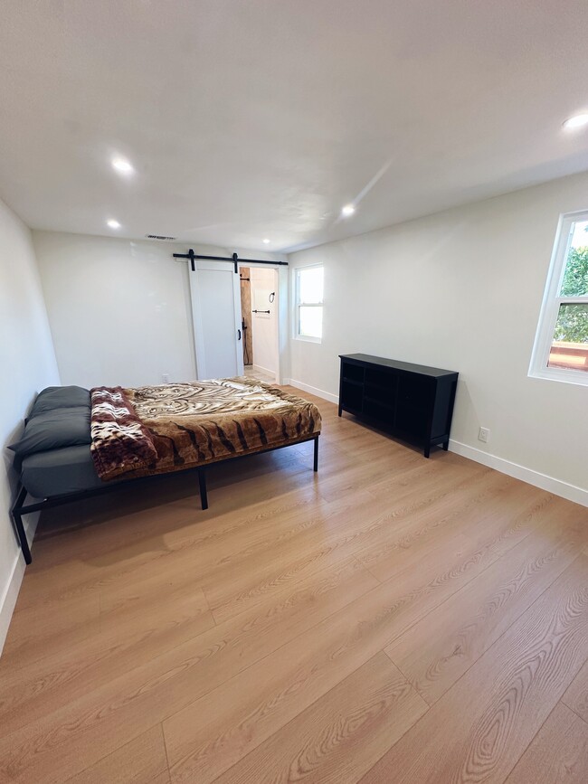 Building Photo - 345 N Broadmoor Ave