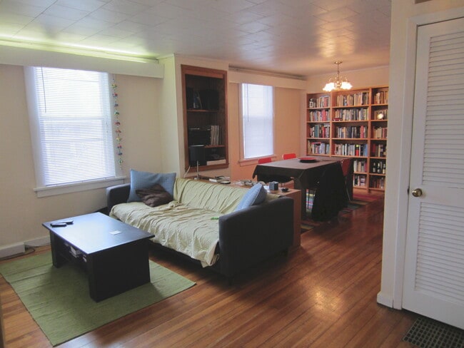 Photo - 1537 New Hampshire St