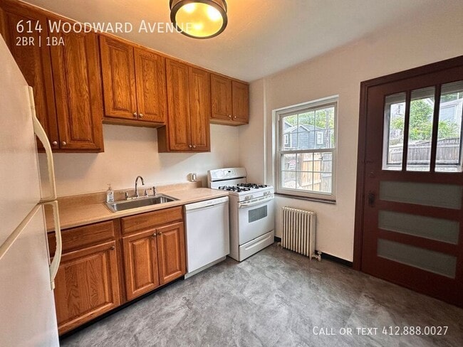 Photo - 614 Woodward Ave