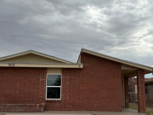 Building Photo - 3512 E Glen Dr Unit A Rental