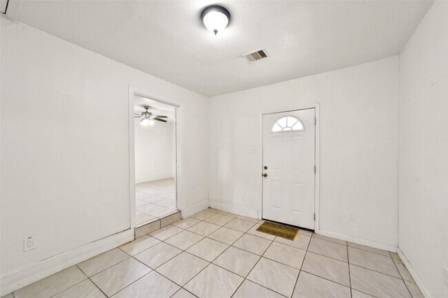 Photo - 214 Schilling Ave
