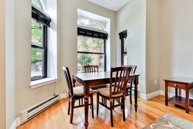 Photo - 237 W Newton St Unit 3