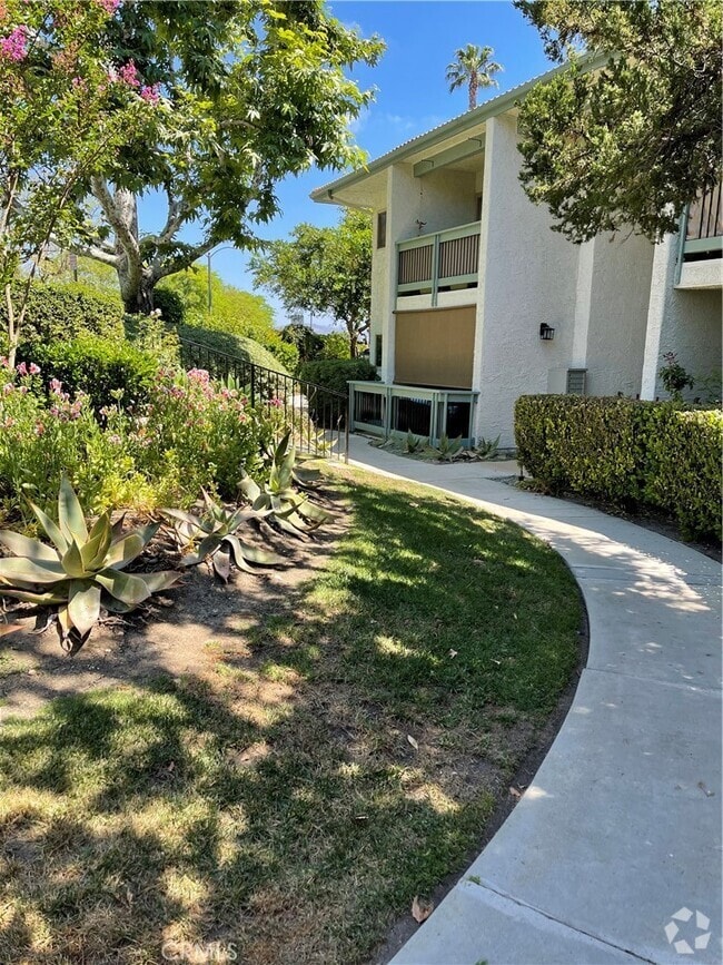 Building Photo - 4714 Park Granada Rental