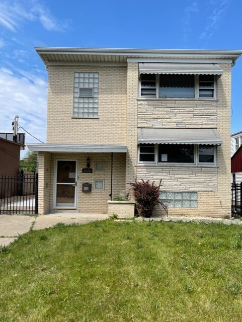 Photo - 4570 N Narragansett Ave Condo