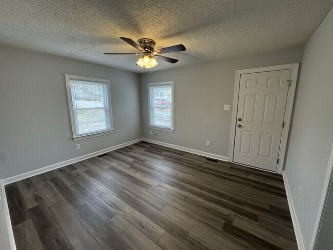 Photo - AVAILABLE TO SHOW!