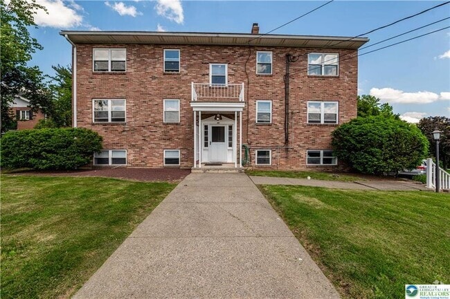 Building Photo - 90 Gum St Unit 1N Rental