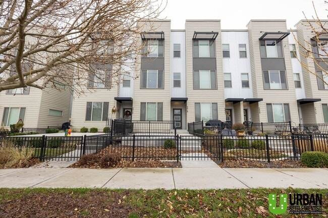 Building Photo - Modern Kendall Yards Townhome – 3 Bed, 2.5 Bath | 1,500 Sq. Ft.