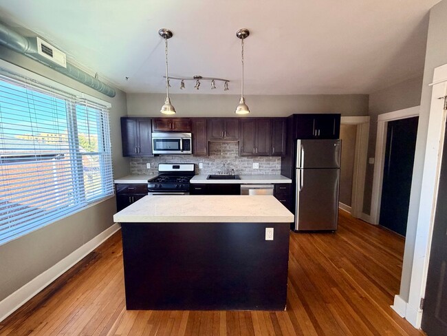 Photo - 6407 Bartlett St Unit 2