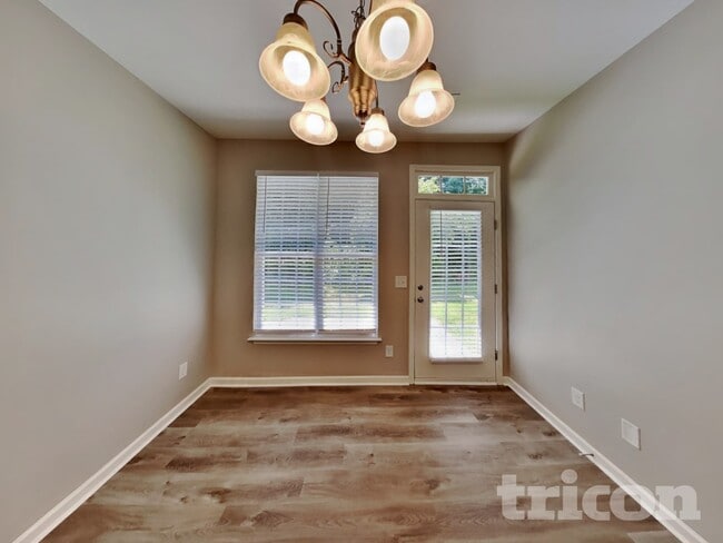 Photo - 1582 Weatherend Dr