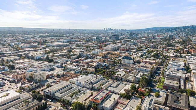 Photo - 1801 N Harvard Blvd