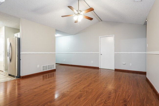 Photo - 1114 Hidden Creek Dr