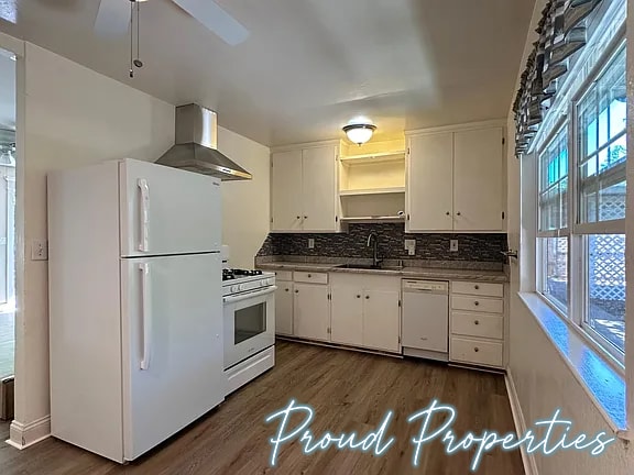 Photo - 2748 Tunnel St