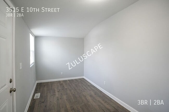 Photo - 3515 E 10th St
