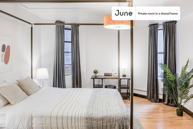 Building Photo - Room in Shared 5 bed/1 bath home