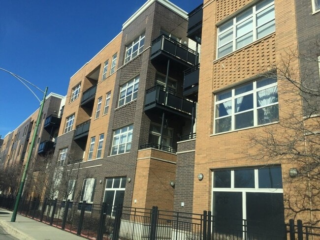 Photo - 2935 N Clybourn Ave Condo Unit 302