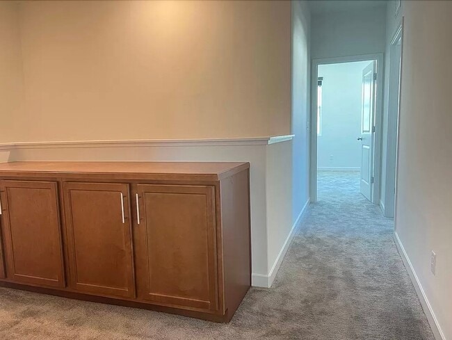 Photo - 5301 E Commerce Way