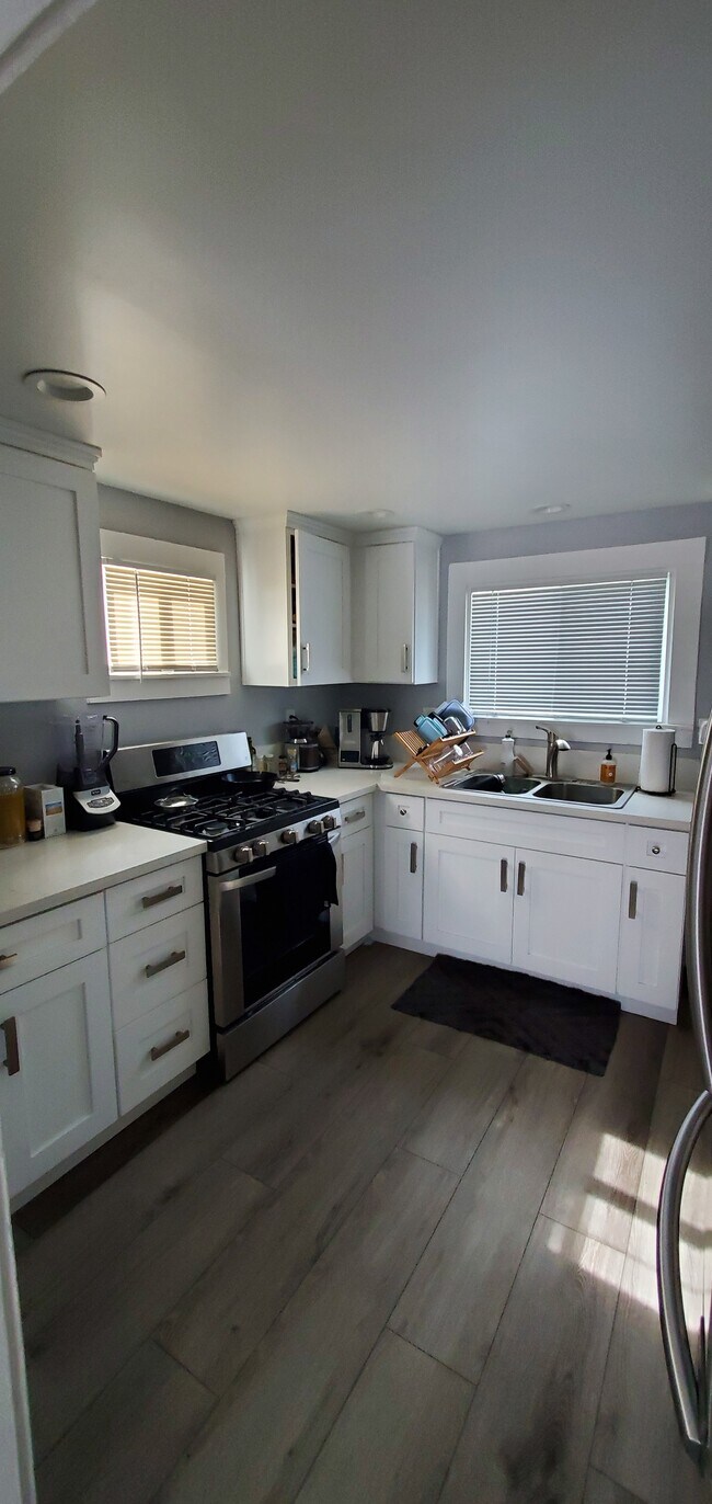 Photo - 2211 Gramercy Ave Unidad 2211 Gramercy Ave Ste B