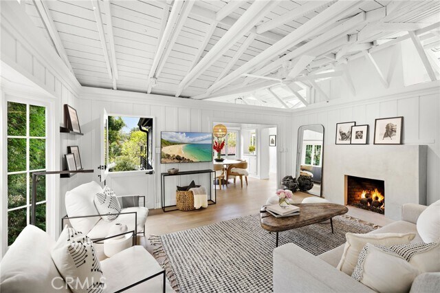 Photo - 592 Bluebird Canyon Dr Casa