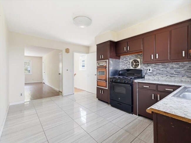 Photo - 648 Fairview Ave Unit 2