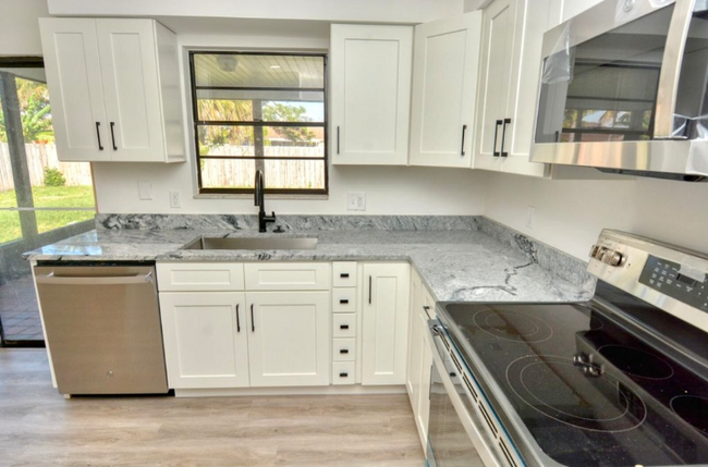 Building Photo - 1417 SW Vicuna Ln Rental