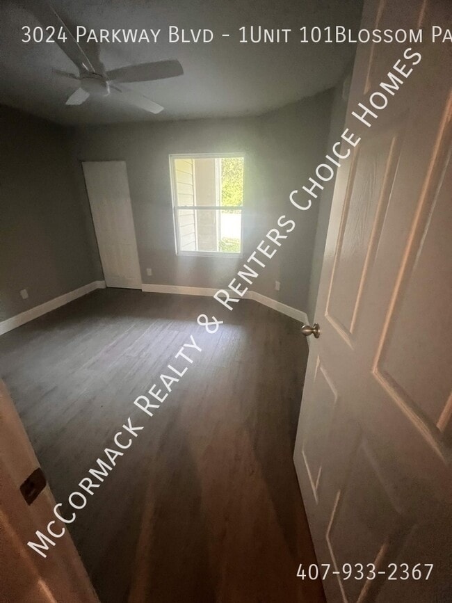 Photo - 3024 Parkway Blvd