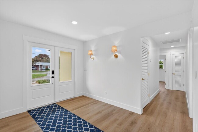 Photo - 1609 NW River Trail
