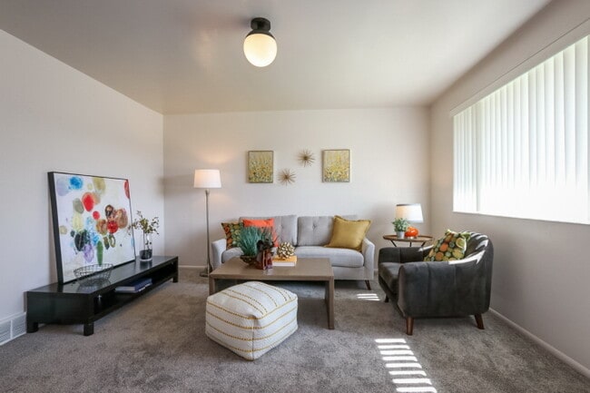 Photo - 8319 S Harrison Cir