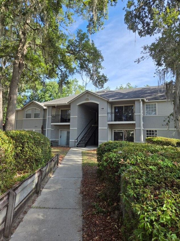 Updated 3BR/3BA condo in Windsor Condomini... - Updated 3BR/3BA condo in Windsor Condomini...