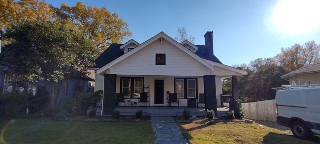 Photo - Room in House on Formosa Ave