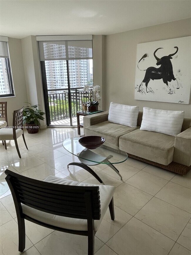 Building Photo - 540 Brickell Key Dr Unit 1211 Rental