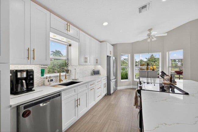 Photo - 15155 Newquay Ct