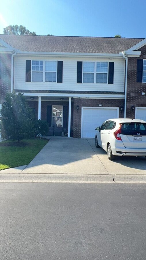 Inverness Townhome with Garage - Inverness Townhome with Garage