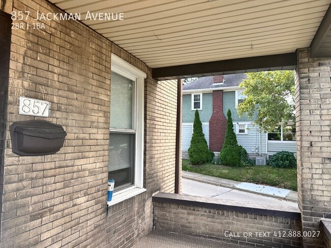 Photo - 857 Jackman Ave