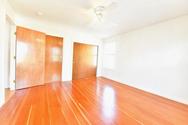 Building Photo - 578 Dubuque St Unit 3 Rental