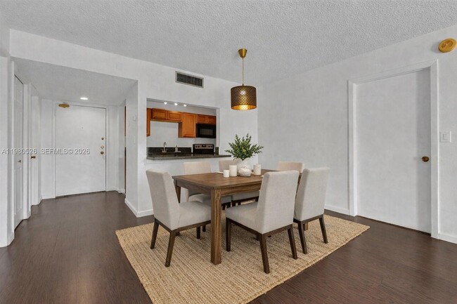 Photo - 230 Lakeview Dr Unit 206