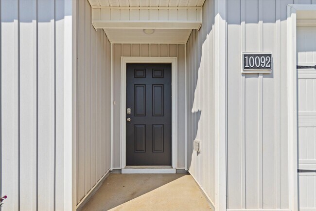 Photo - 10092 Anders Wy S E