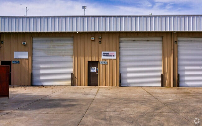 Building Photo - Valley Place