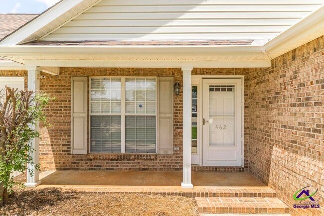 Photo - 462 Falkirk Dr