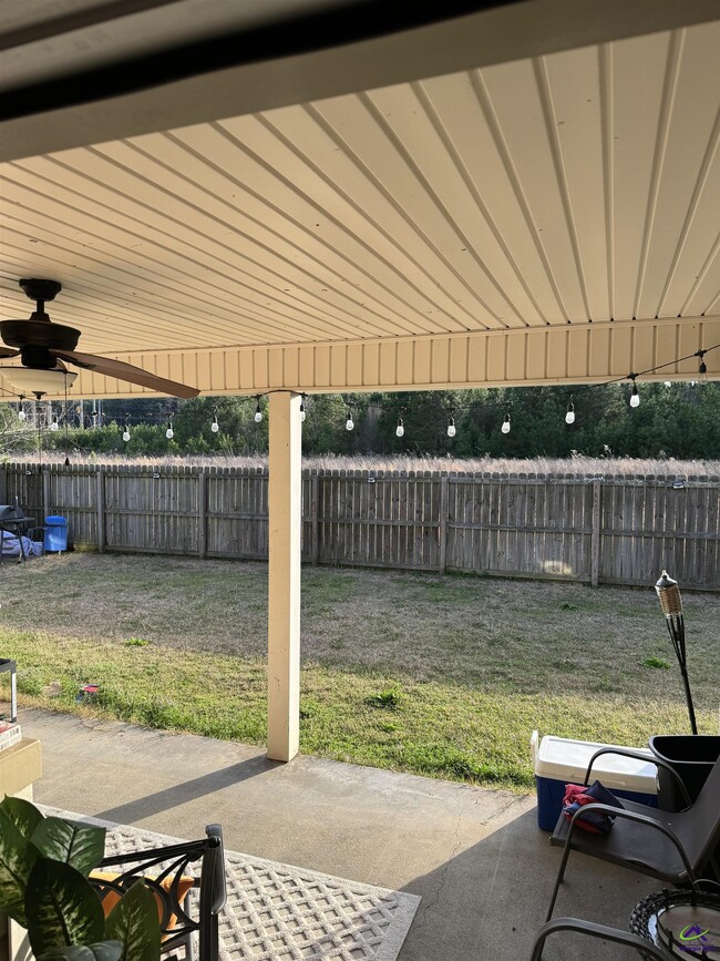 Photo - 223 Edgarton Way