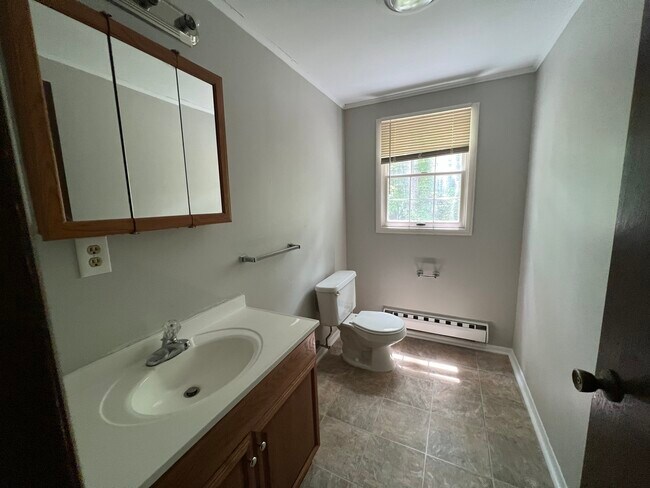 Photo - 1909 Storrs Rd