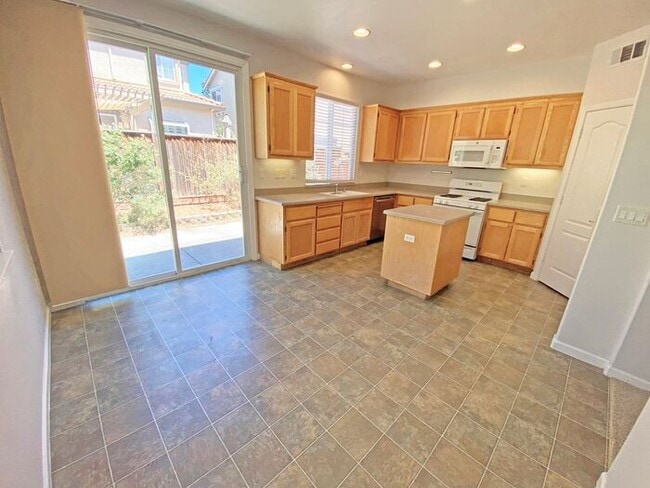 Photo - 2247 3rd St