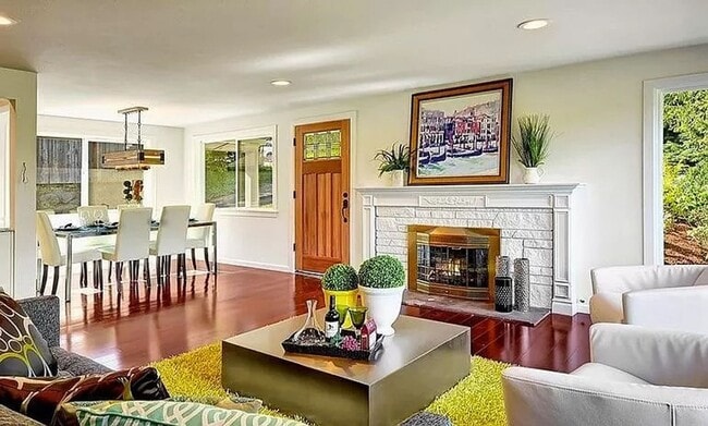 Photo - Beautiful, recently remodeled 4 bedroom, 3...