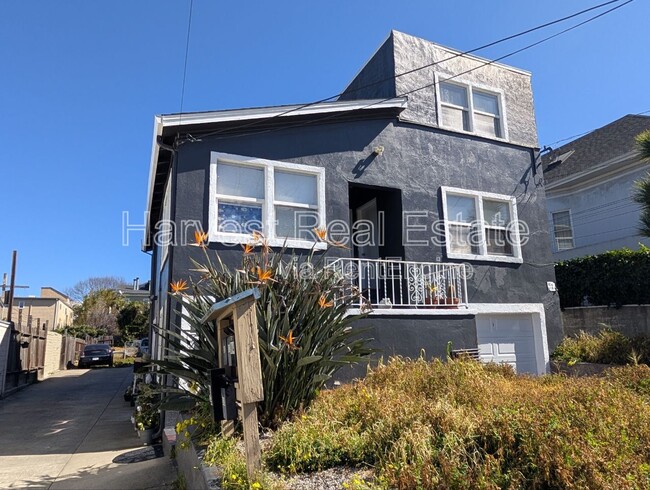 Building Photo - 814 E 23rd St Rental