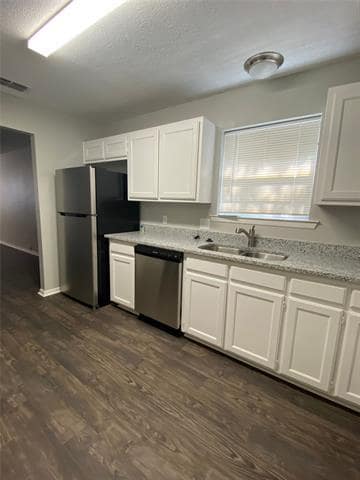 Building Photo - 1302 Berry Dr