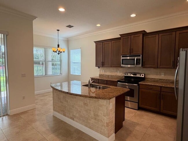 Building Photo - 2824 Bellarosa Circle