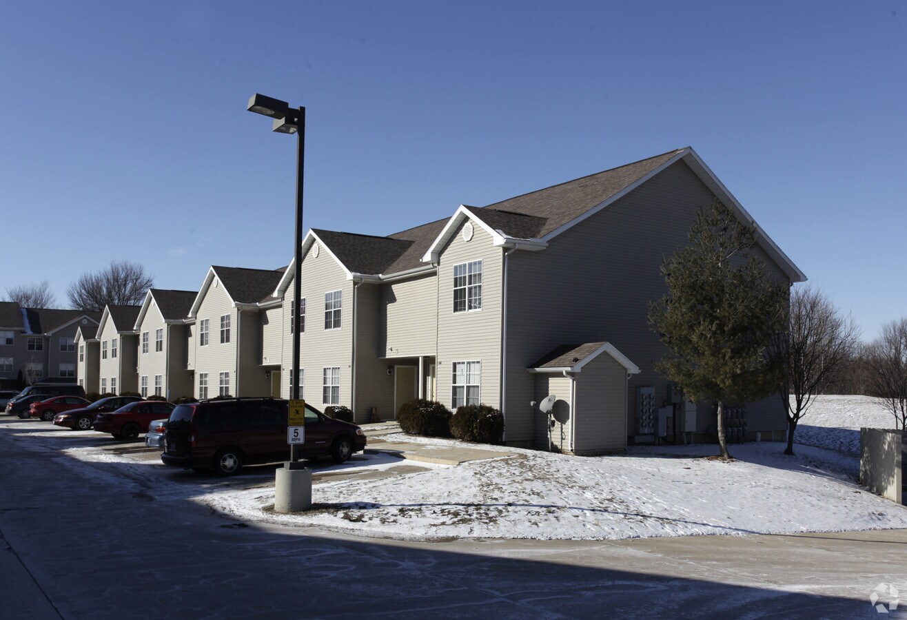 Reagan Townhouses - Reagan Townhouses