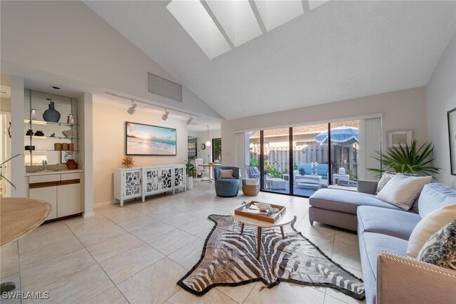 878 Meadowland Dr Unit G